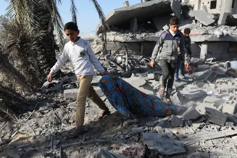 2023-12-22T112914Z_1372815513_RC2825ABOYDE_RTRMADP_3_ISRAEL-PALESTINIANS-1703280604